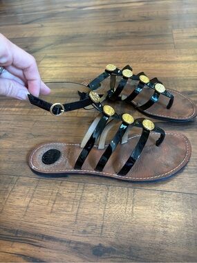 Tory Burch Black Patent Leather Gladiator Sandals Gold Logo Medallion Size 7.5